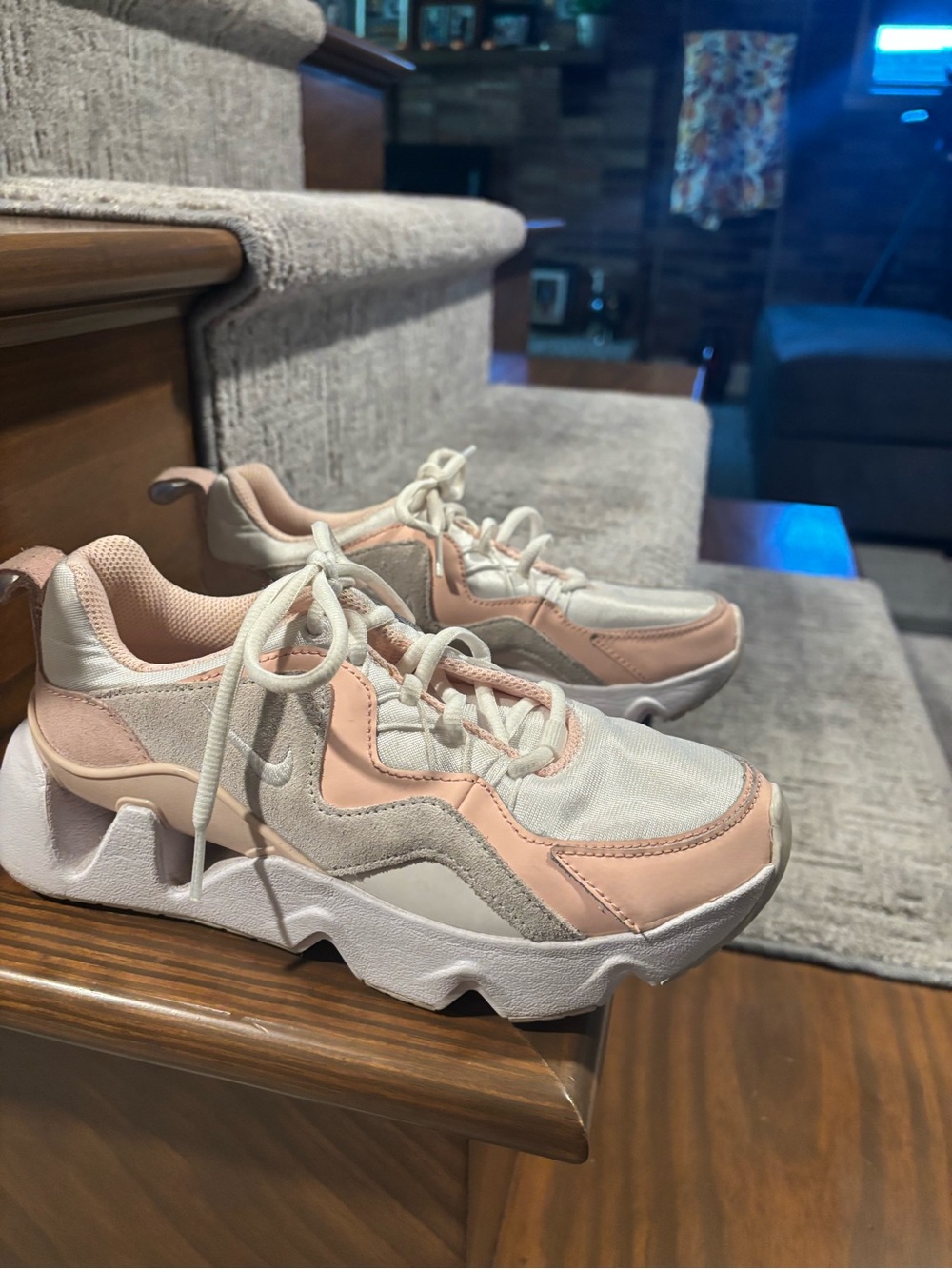 Nike Women's Chunky Athletic Sneakers in Light Pink and White size 6
